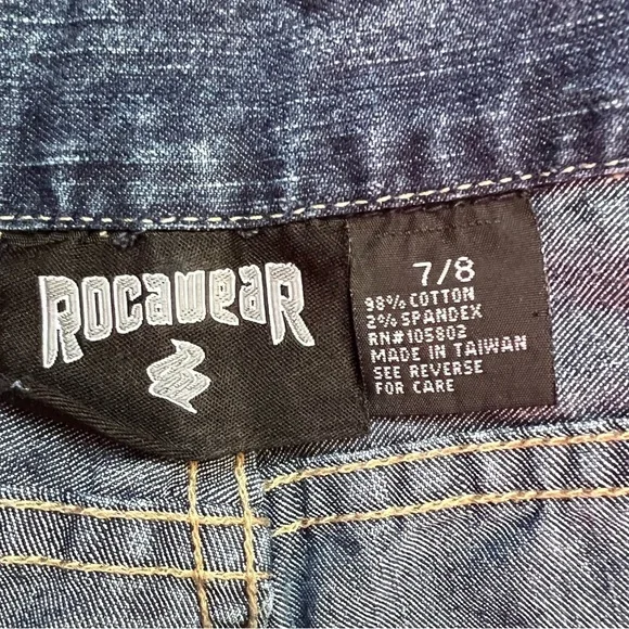 Vintage Rocawear Flare Bell
Bottom Stretch Blue Jeans
Womens Size 7 / 8 - Picture 10 of 13